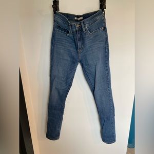 Levi’s Shaping Skinny Jeans